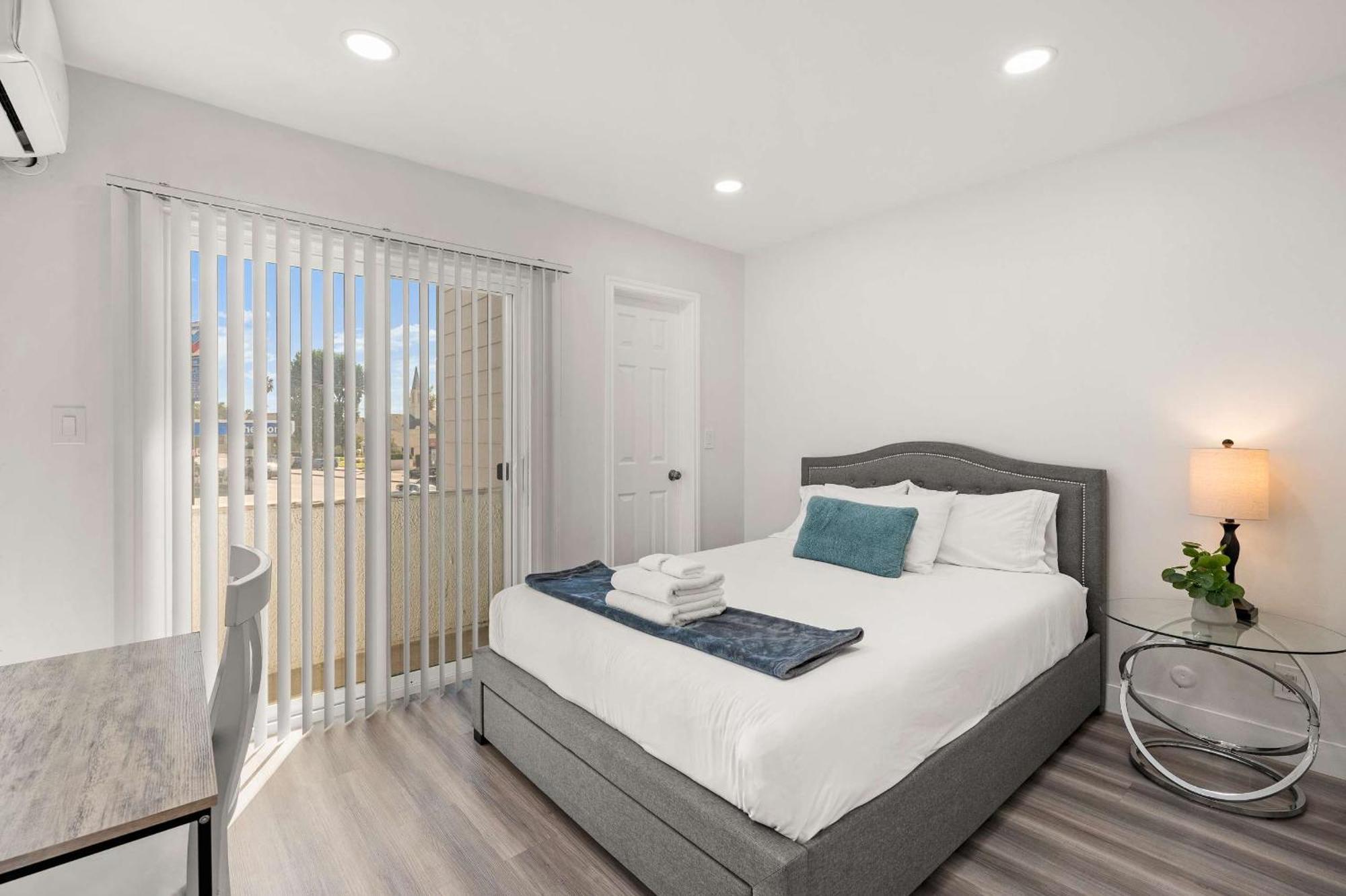 New Renovated 2B2B Apt Self Checkin Free Parking 1 Пасадена Екстериор снимка