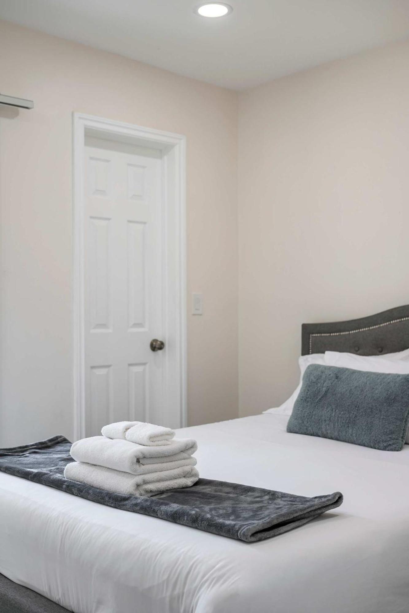 New Renovated 2B2B Apt Self Checkin Free Parking 1 Пасадена Екстериор снимка